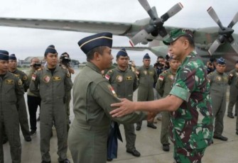 Kasau Marsekal TNI Fajar Prasetyo saat melepas pengawak bantuan kemanusiaan korban gempa ke Turki 