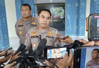 Dirlantas Polda Jatim Kombes Pol Muhammad Taslim saat memberikan keterangan pers 