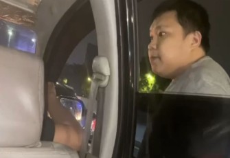 Aksi pengemudi arogan di exit tol Tomang Jakarta Barat 