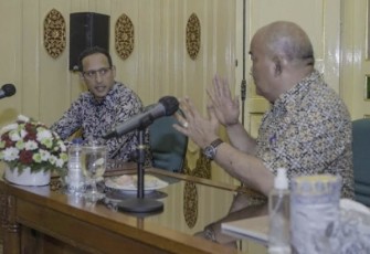 Mendikbudristek Nadiem Makarim bersama Wagub DIY KGPAA Paku Alam X