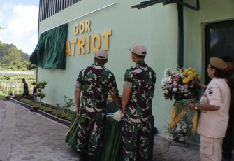Danrem 023 KS Kolonel Inf Dodi Triwinarto saat meresmikan GOR Patriot 