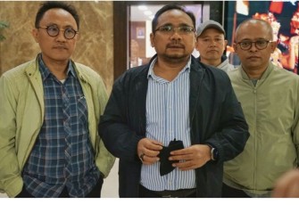 Menag Yaqut Cholil Qoumas saat memberikan keterangan pers di bandara Soetta jelang bertolak ke Jepang, Senin (10/7)