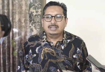 Dirjen SDPPI Kementerian Kominfo Ismail saat memberikan keterangan pers di Jakarta, Kamis (27/7)
