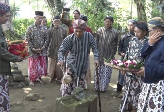 Tradisi Ruwat Pepunden Kiai Joko Nolo 
