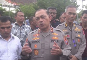Kapolda Sumbar Irjen Pol Suharyono memberikan keterangan pers, Sabtu (5/8)