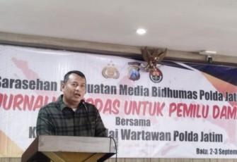 Kabid Humas Polda Jatim Kombes Dirmanto saat sarasehan penguatan media bersama jurnalis di Kota Batu, Minggu (3/9)