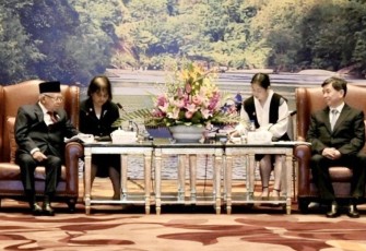 Wapres RI KH Ma'ruf Amin saat pertemuan dengan Ketua Komite Tetap Kongres Rakyat Provinsi Fujian, Zhou Zuyi di Crown Plaza Fuzhou Riverside, Tiongkok, Jum'at (15/9)
