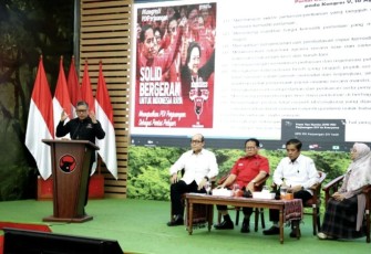 Sekjen PDIP Hasto Kristianto saat diskusi kedaulatan pangan di Jakarta , Senin (25/9)
