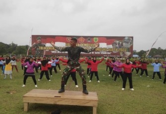 SKJ 88 bersama ibu PKK Melati Jaya di lokasi TMMD 