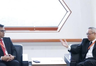 Wakil Menteri Komunikasi dan Informatika Nezar Patria saat pertemuan bilateral dengan Wakil Sekretaris Jenderal Urusan Ekonomi dan Sosial United Nations Development Economic and Social Affairs (UNDESA) Li Junhua di Ruang Bilateral IGF 2023 di Kyoto, Jepang, Senin (09/10/2023). 
