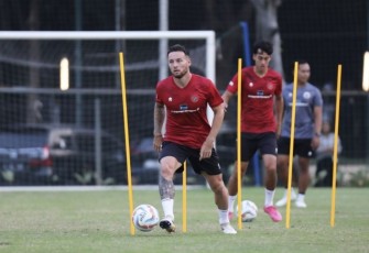 Latihan perdana pemain timnas Indonesia jelang kualifikasi piala dunia melawan Brunei Darussalam, Senin (9/10)
