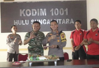Dandim 1001/HSU-BLG Letkol Inf Dhuwi Hendradjaja bersama Kapolres Balangan AKBP Riza Muttaqin, Jum'at (13/10)