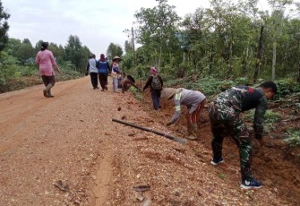Pengerjaan jalan lokasi TMMD 