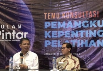 Kepala Balitbang Diklat Kemenag Amin Suyitno (berbaju putih) sedang menyampaikan papara dalam Temu Konsultasi Pemangku Kepentingan Pelatihan di Jakarta, Selasa (17/10/2023)