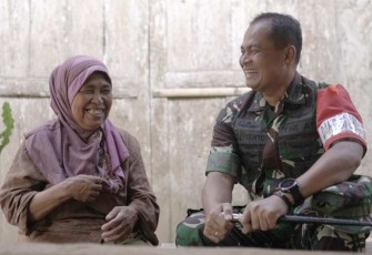 Komsos Babinsa bersama warga binaannya