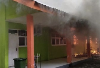 MAN 1 Kota Makassar terbakar diduga konsleting listrik, Rabu (29/11)