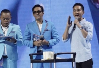 Gibran Rakabuming Raka saat memaparkan kesuksesan program makan siang dan susu gratis 