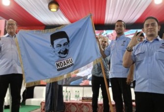 Relawan Nderek Guru deklarasikan dukung Prabowo Gibran di Jakarta Selatan, Minggu (17/12)