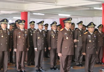 Upacara Hari Bhakti Adyaksa Ke-63 Tahun di Halaman Kantor Kejati Kalbar