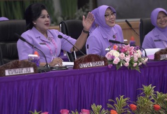 Ketum IKKT PWA Ny. Vero Yudo Margono saat Musyawarah Pusat (Mupus) IX IKKT Pragati Wira Anggini Tahun 2023 di Mabes TNI, Cilangkap, Jakarta Timur, Jumat (28/07/2023).