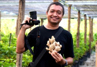 Direktur Keuangan, Treasury dan Global Services Bank Jatim, Edi Masrianto