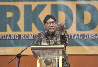 Gus Halim dalam acara penyerahan Bantuan Sarana dan Prasarana Ruang Kominikasi Digital Desa (RKDD) di Hotel Bidakara Jakarta, Senin (27/11/2023).