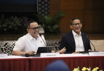 Menteri Anas yang juga Koordinator SPBE Nasional saat konferensi pers uji coba digitalisasi perizinan event di kantor Kementerian Pariwisata dan Ekonomi Kreatif (Kemenparekraf), Jakarta Pusat, Senin (11/09/2023).