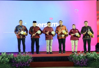 Menteri Pendayagunaan Aparatur Negara dan Reformasi Birokrasi Abdullah Azwar Anas di dampingi Bupati Tulungagung Drs Maryoto Birowo