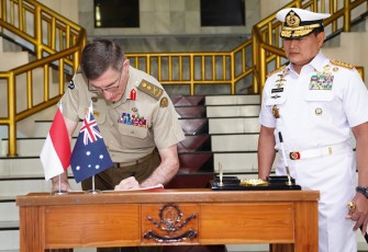 Panglima TNI Laksamana TNI Yudo Margono bersama Panglima Angkatan Bersenjata Australia Jenderal Angus Campbell, AO, DSC