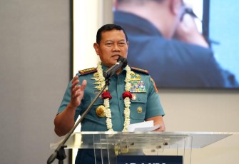 Panglima TNI Laksamana TNI Yudo Margono, S.E., M.M., pada peresmian Gedung Graha UBS Gold Tower PT. Untung Bersama Sejahtera (UBS) yang berlokasi di Jalan Kenjeran 395 - 399 Surabaya, Jawa Timur, Jumat (1/9/2023).