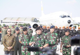 Satgas Evakuasi WNI di Sudan dilepas secara resmi oleh Panglima TNI Laksamana TNI Yudo Margono, bertempat di Baseops Halim Perdanakusuma, Jakarta, Senin (24/4/2023).