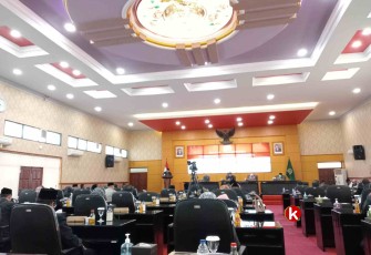 Sidang Paripurna Penyampaian LKPJ Walikota Blitar Tahun 2022, Jumat 3 Maret 2023. (Foto : Faisal NR/Kliwarta.com)