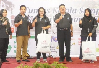 Walikota Blitar Santoso (dua dari kanan) Saat di Acara Puncak Peringatan HPSN 2023