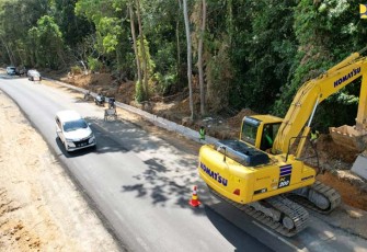 Pengerjaan proyek pembangunan infrastruktur jalan 