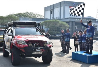 Start Tim Putih Ekspedisi Maritim TNI AL  