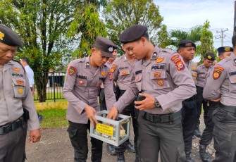 Program Seribu Berbagi Polres Seluma, Bantu Warga Yang Kurang Mampu