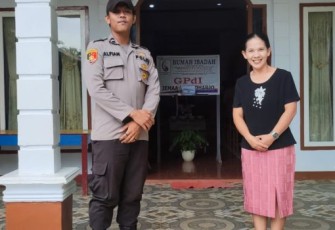 Personel Polsek Giri Mulya Jaga Gereja Dan Beri Rasa Aman
