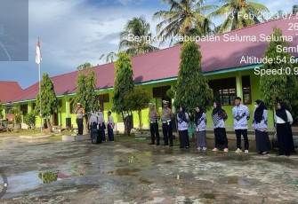 Kasat Lantas Polres Seluma Jadi Pembina Upacara di SMPN 02 Seluma