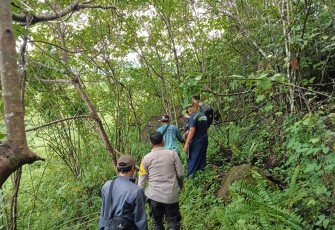 Pengamanan Hari Kedua Pemasangan Patok Tapal Batas PT Power Mandiri dengan Lahan Warga