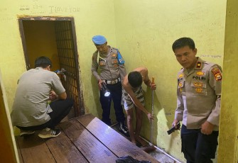 Kapolsek Teluk Segara Cek Ruang Tahanan