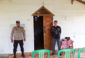 Personel Polsek Bermani Ulu Lakukan Pengamanan Ibadah Mingguan di Gereja