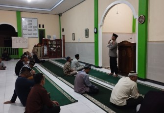 Kapolsek Enggano Isi Kultum Sebelum Salat Tarawih