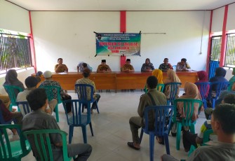 Bhabinkamtibmas Polsek Ketahun Pantau dan Amankan Penyaluran BLT DD Desa Bumi Harjo 