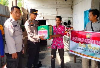 Polresta Bengkulu Distribusikan Bansos ke Warga di Kelurahan Rawa Makmur