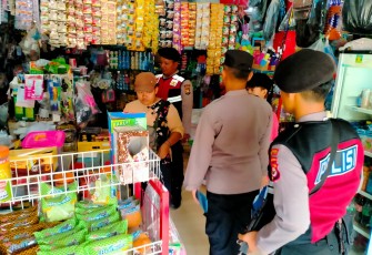 Tingkatkan Kamtibmas di Bulan Ramadan,  Polsek Enggano Laksanakan Razia Miras dan Petasan