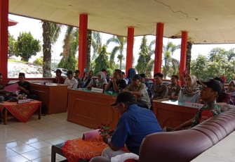 Polsek Giri Mulya Hadiri Rapat Pleno Terbuka Hasil Rekapitulasi DPHP Pemilu 2024 di Sekretariat PPS Kecamatan Giri Mulya