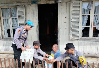 Bantuan Kemanusiaan Untuk Negeri Kembali di Salurkan Polsek Bermani Ilir Untuk Warga Kurang Mampu   