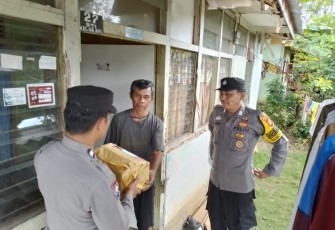 Warga Pagar Dewa dan Tebat Kubu Terima Bantuan Sosial dari Polsek Kota Manna 
