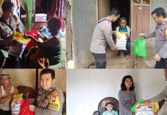 Tuna Karya, Janda dan Lansia Sakit Terima Bansos dari Polsek Lebong Atas