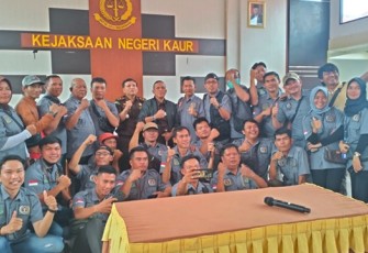 Apresiasi Kinerja Kejari Kaur Berantas Korupsi, Jurnalis Beri Ayam Jantan Bertaji Tajam